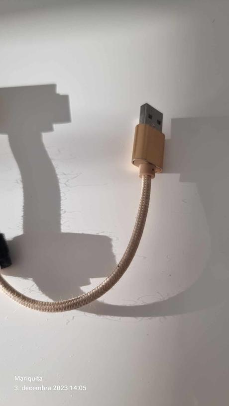 May kabelkovy kablik cečkovy na mobil,