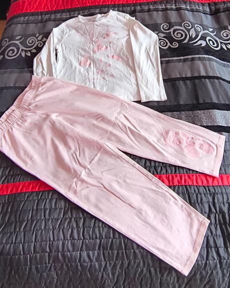 Dievčenské pyžamo, 122