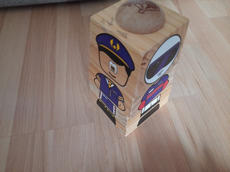 Montessori pyramída,