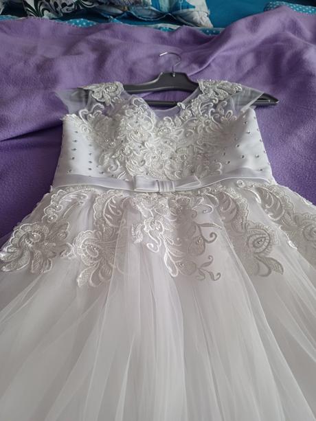 Šaty na 1.sv prijimanie, 140