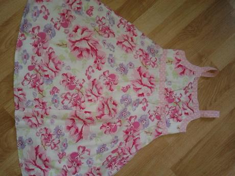 Šaty kvetované s mašličkou, 128