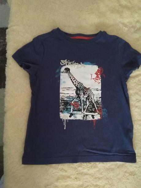 Tmavomodre tricko, f&f,110