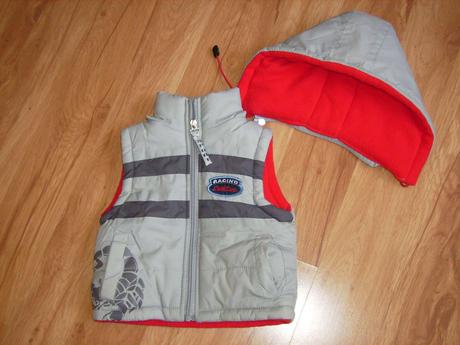 Vesticka s odopinatelnou kapucnou 68/74, 68