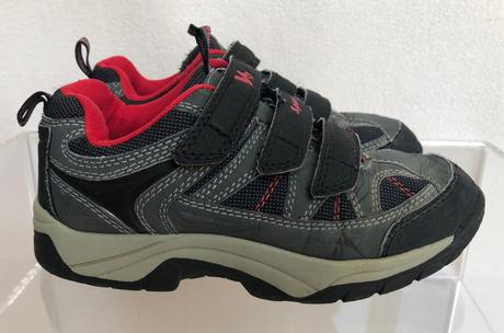 Športové chlapčenské topánky, 33