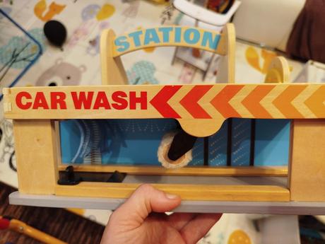 Drevený autoservis/ umývanie áut,