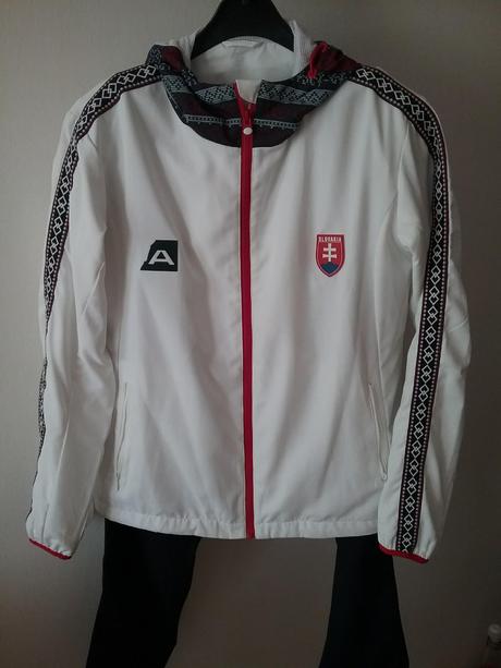 Reprezentačná športová súprava, l