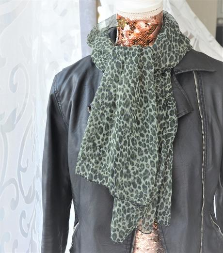 Šál-šatka-gepard,