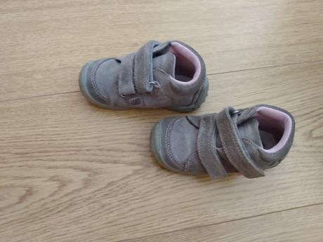 Tenisky s motylikmi, protetika,23