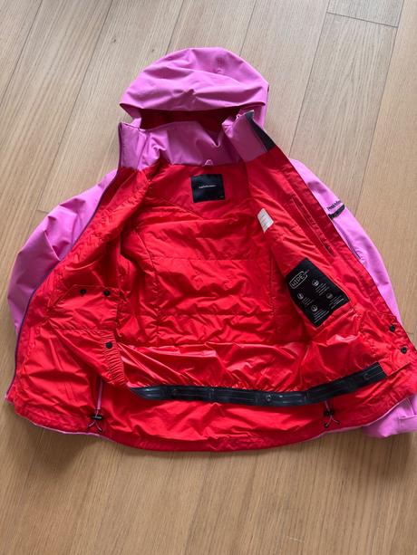 Bunda peak performance 150, 152