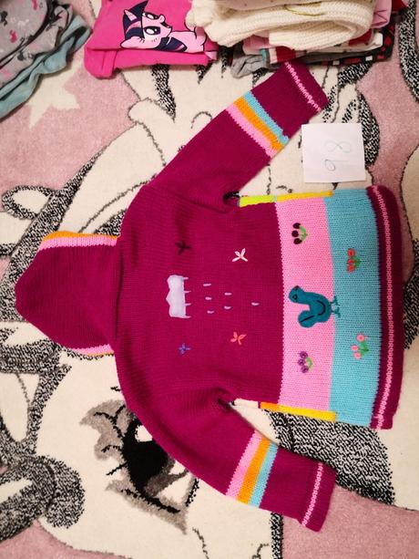 Balík veľkosť 98, 3x sveter, 1x mikina, 4x tepláky, 86–98