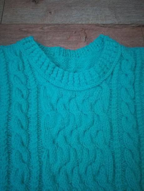 Ručne pletený pulover, s