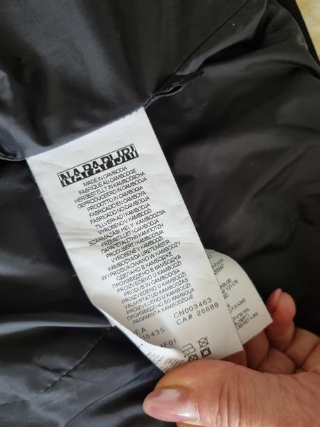 Nová sivo čierna prešívaná bunda napapirji veľ. 40, napapijri,40