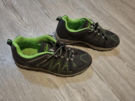 Turisticke topanky, 37