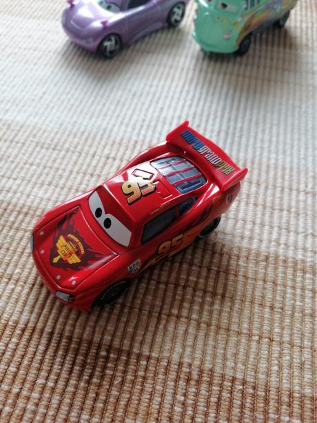 Autá cars,,mcqueen,, zo série 1.2.3.,