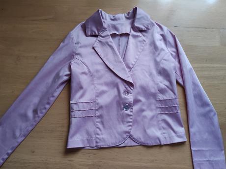 Saténové sako, 134