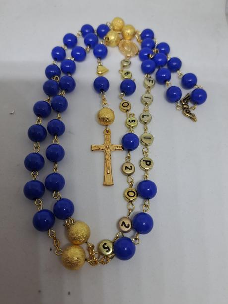 Ruženec s menom a dátumom e221, 