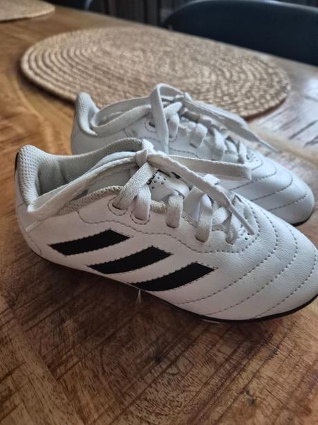 Kopačky, adidas,28