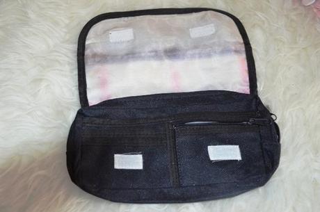 Čierna kozmetická taštička, 