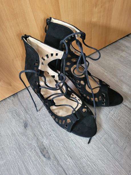 Čierne dámske šnurovacie sandálky, 39