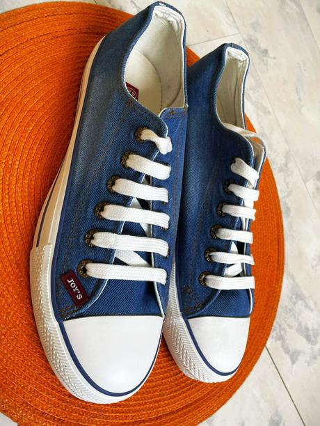 Kvalitné tenisky, 42