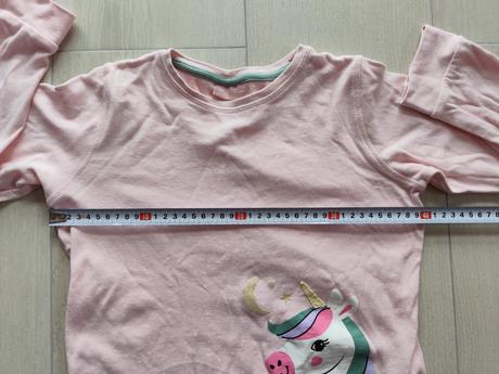 Predám dievčenské pyžamo, 122