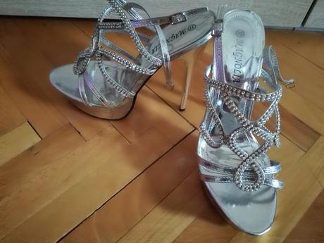 Strieborné sandále, 37
