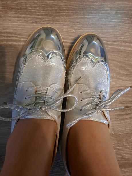 Krásne  strieborné mokasiny, 39