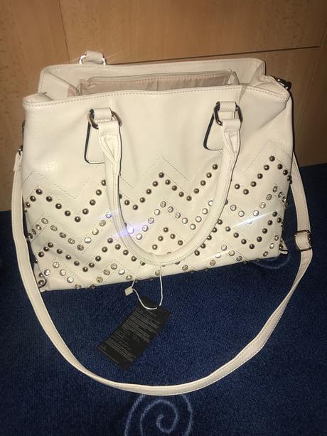 Nova kabelka s vysačkou, 