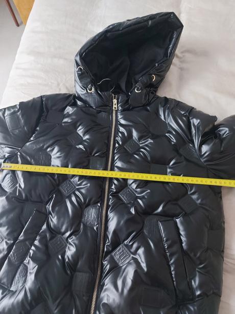 Zimna bunda, river island,158