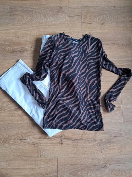 Zebrovany priesvitny top, stradivarius,s