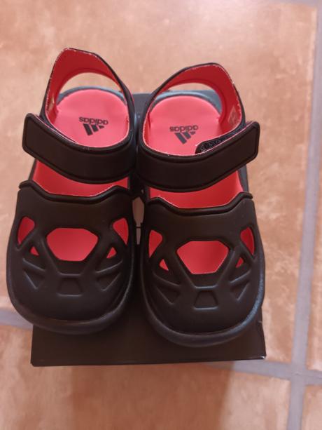 Sandlaky obuté 3krat, adidas,25