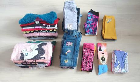 Balík oblečenia pre dievčatko v.98-104 48 ks, 86–98