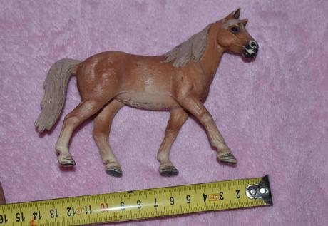 Schleich koníky poškodené,