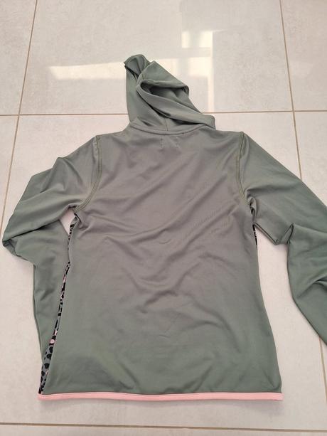 Predam tenku mikinu, h&m,134