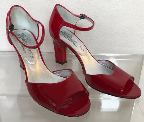 Značkové kožené sandálky, 36