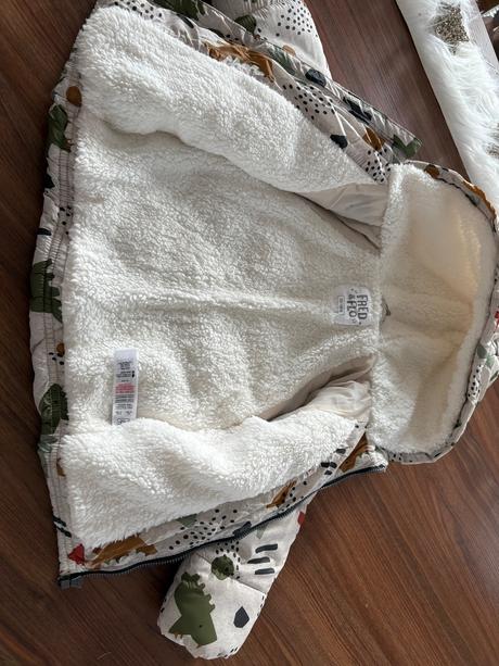 Vetrovka dino top stav, f&f,86