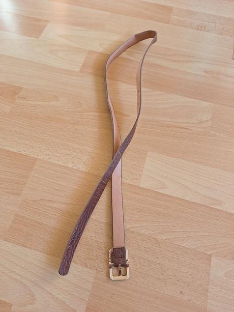 Klasický hnedý opasok, 