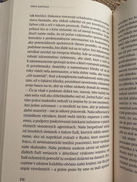 Astronautov sprievodca životom plk. chris hadfield, 