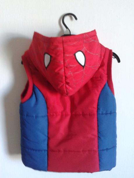 Vesta s mikinou spiderman, 122