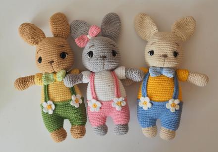 Háčkovaný zajac 30 cm, 