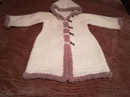 Háčkovaný kabátikov 06,