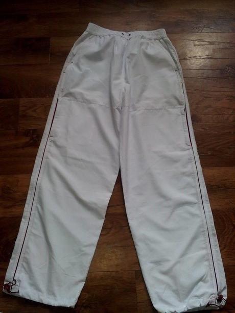 Šušťákové nohavice, 38