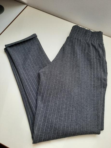 Športovo-elegantný kostým, s