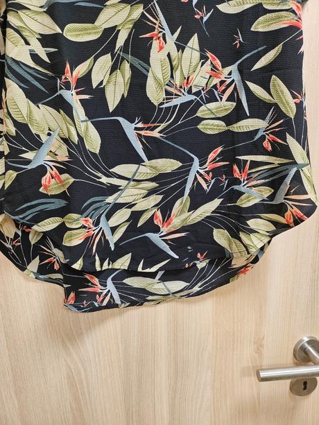 Blúzka only so vzorom kvetin a listov, only,36