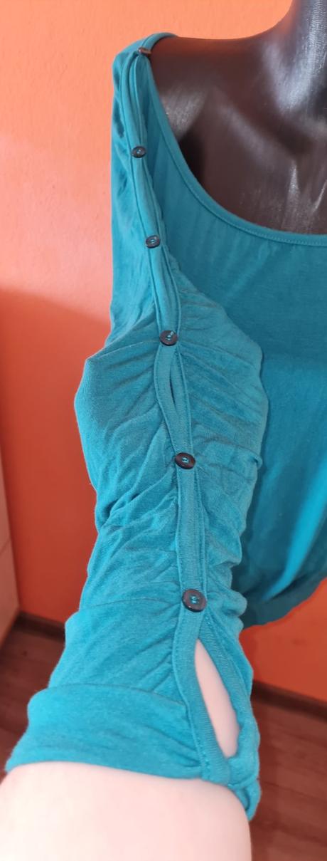 Zaujímavé tričko v. 46/48, 46