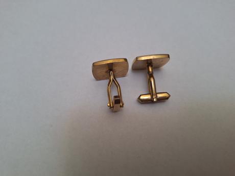 Manžetové gombíky, 