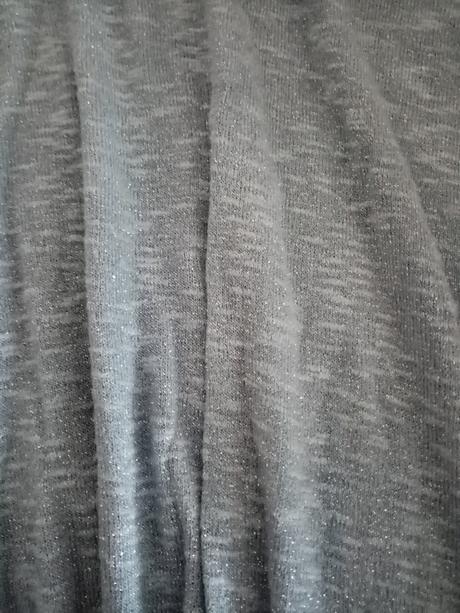 Elastický trblietavý pulovrik, 