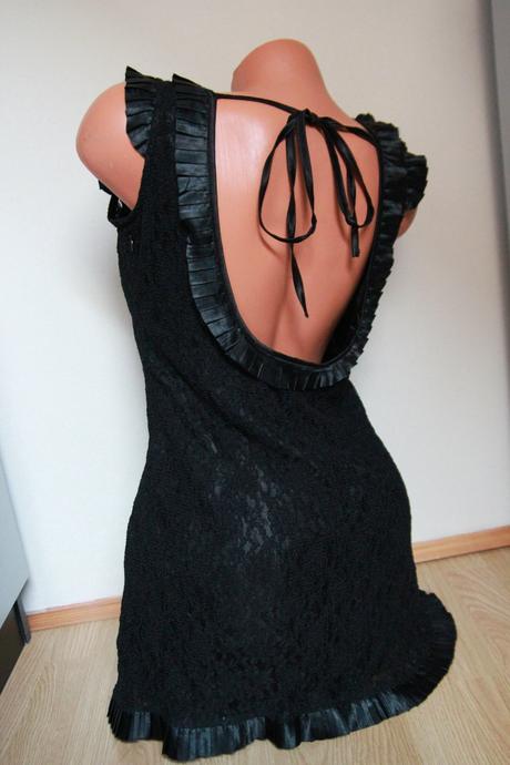 Čierna elegantná čipkovaná tunika m, m