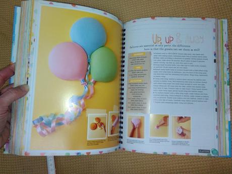The bumper book of kids' birthday cakes, 
