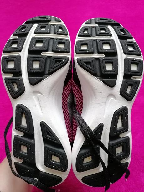 Ľahučké pohodlné tenisky, nike,35